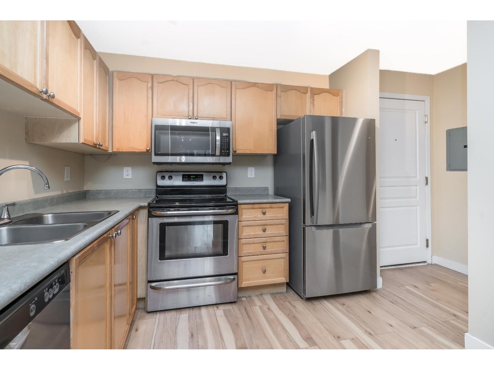 303 33478 Roberts Avenue, Abbotsford, British Columbia  V2S 8E1 - Photo 6 - R3054745