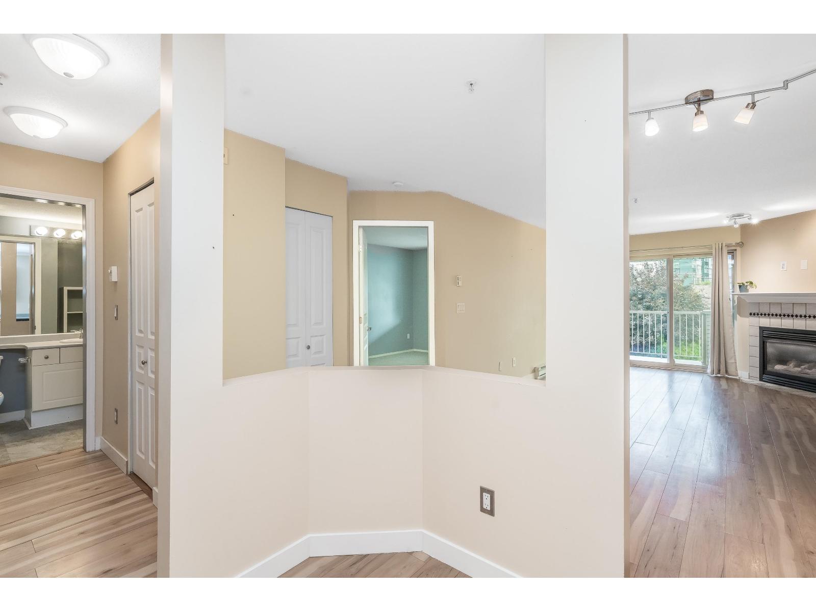303 33478 Roberts Avenue, Abbotsford, British Columbia  V2S 8E1 - Photo 9 - R3054745