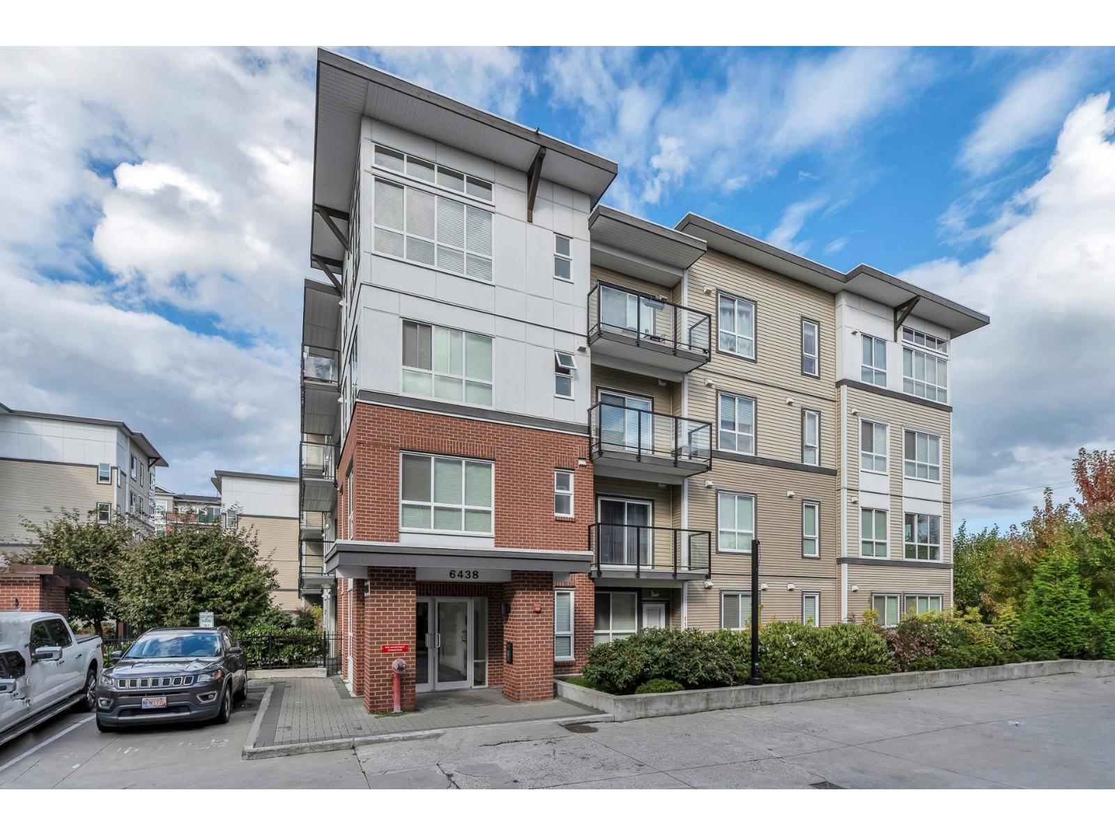 111 6438 195A STREET, Surrey, British Columbia