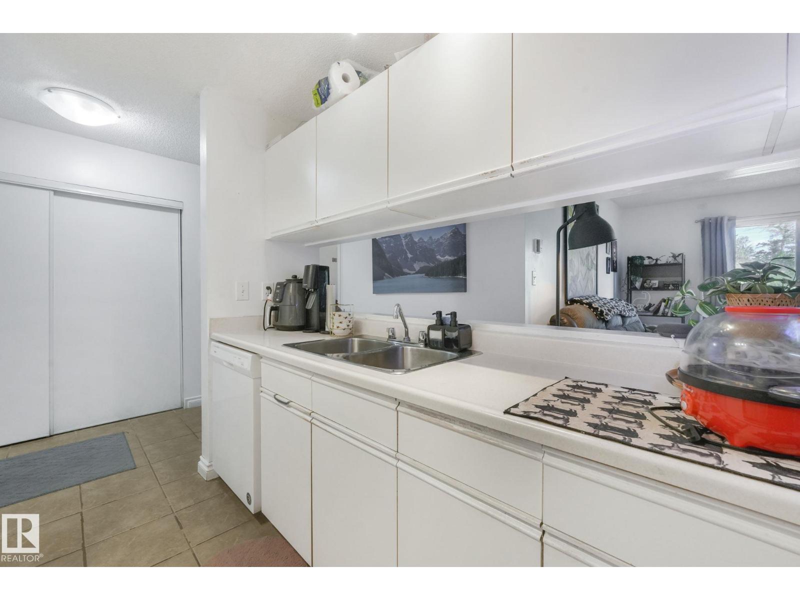 #309 10636 120 St Nw, Edmonton, Alberta  T5H 4L5 - Photo 14 - E4460681