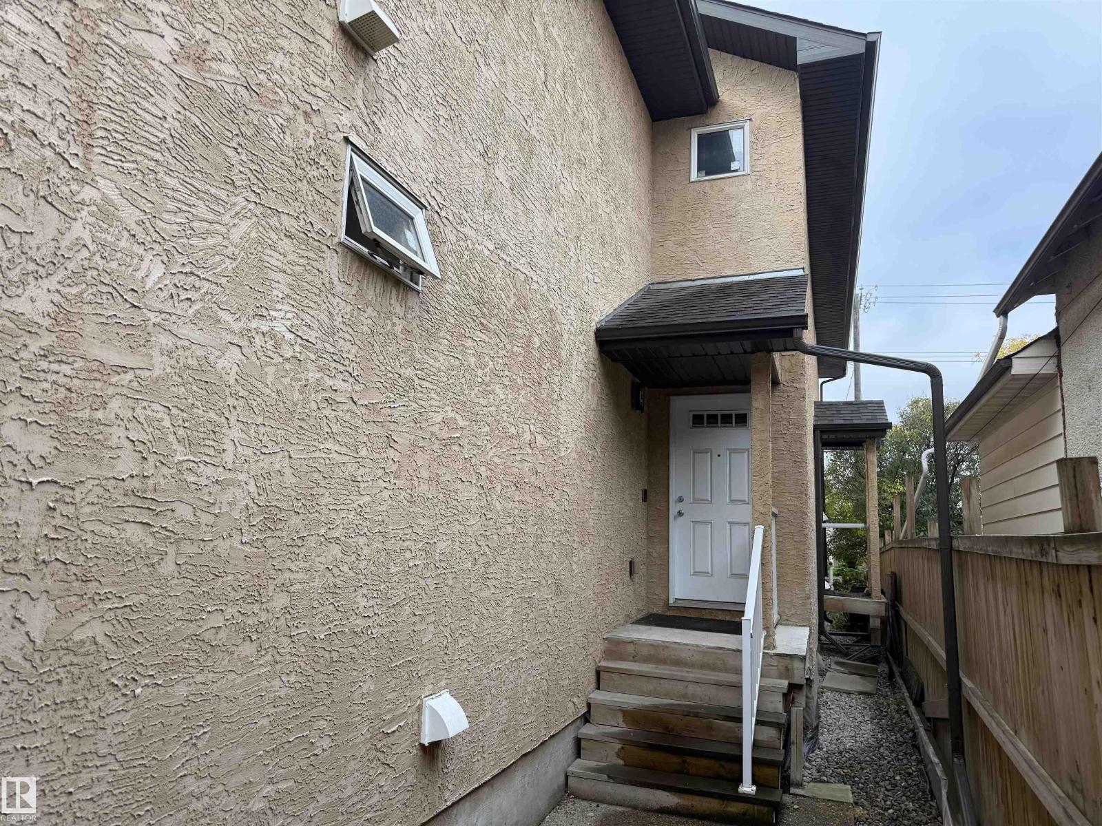 11438 97 St Nw, Edmonton, Alberta  T5G 1X5 - Photo 2 - E4460683