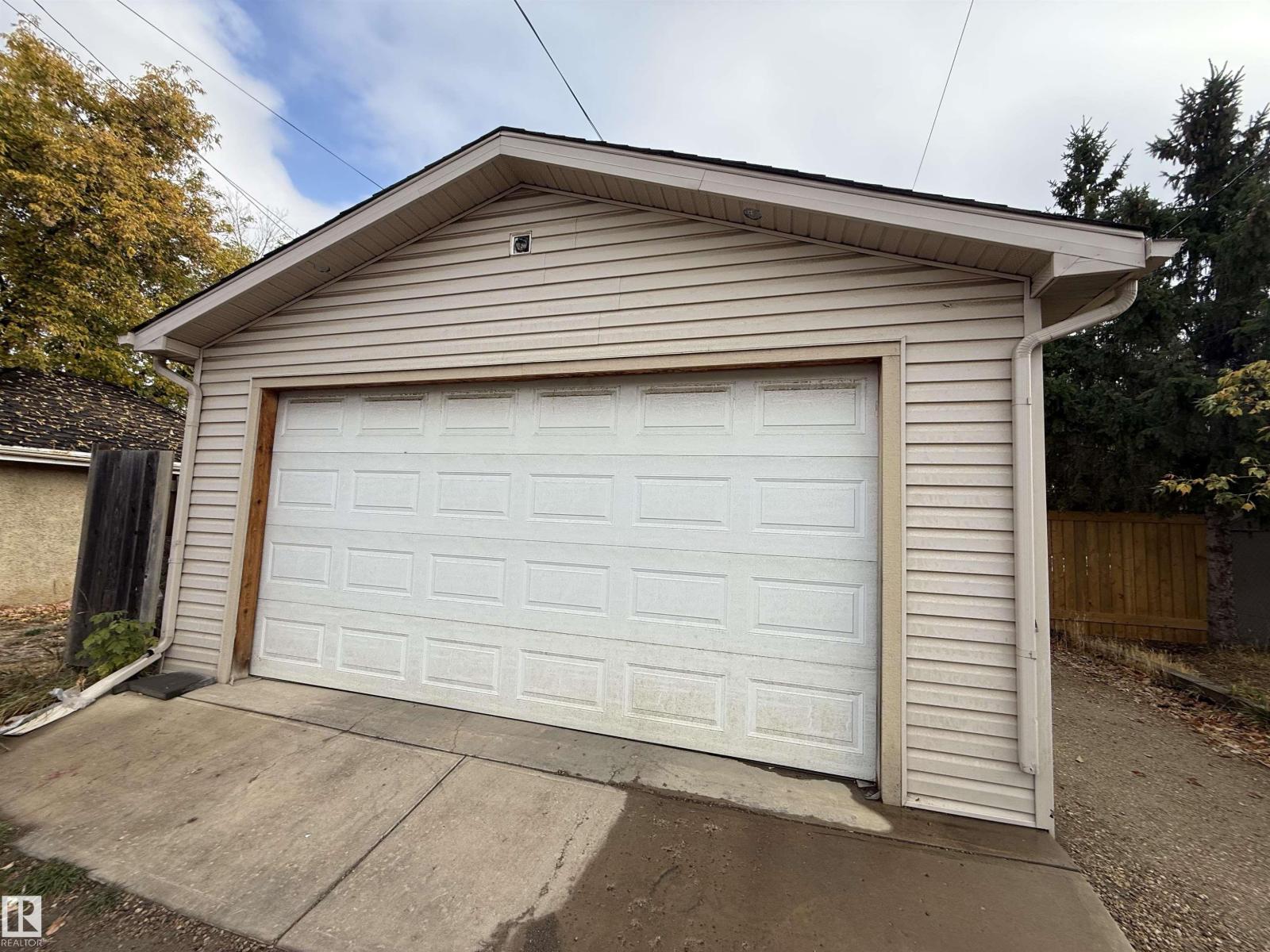 11438 97 St Nw, Edmonton, Alberta  T5G 1X5 - Photo 4 - E4460683