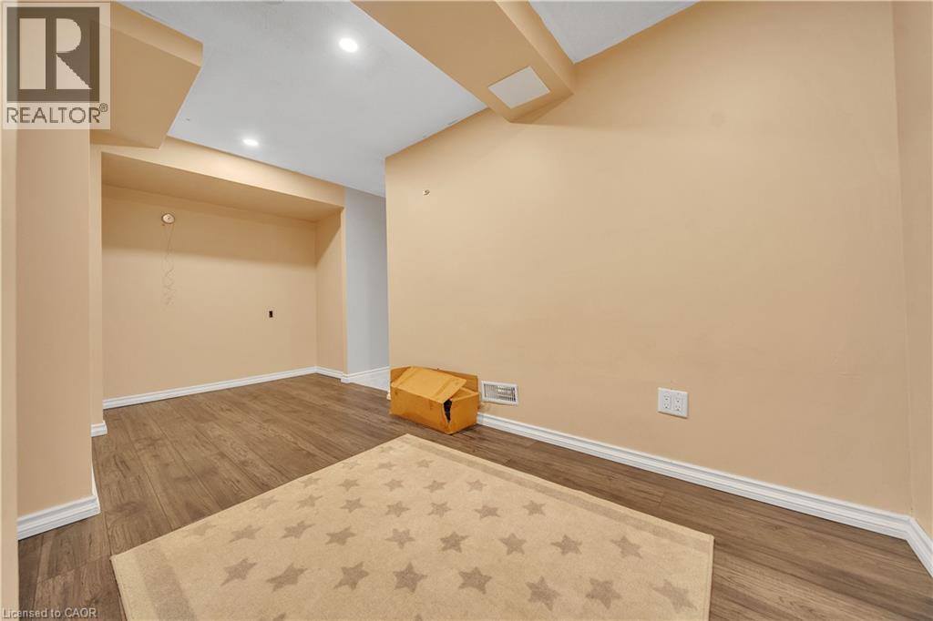 4 Lisa Court, Hamilton, Ontario  L8V 4P9 - Photo 32 - 40776126