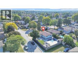 4 LISA Court, Hamilton, Ontario