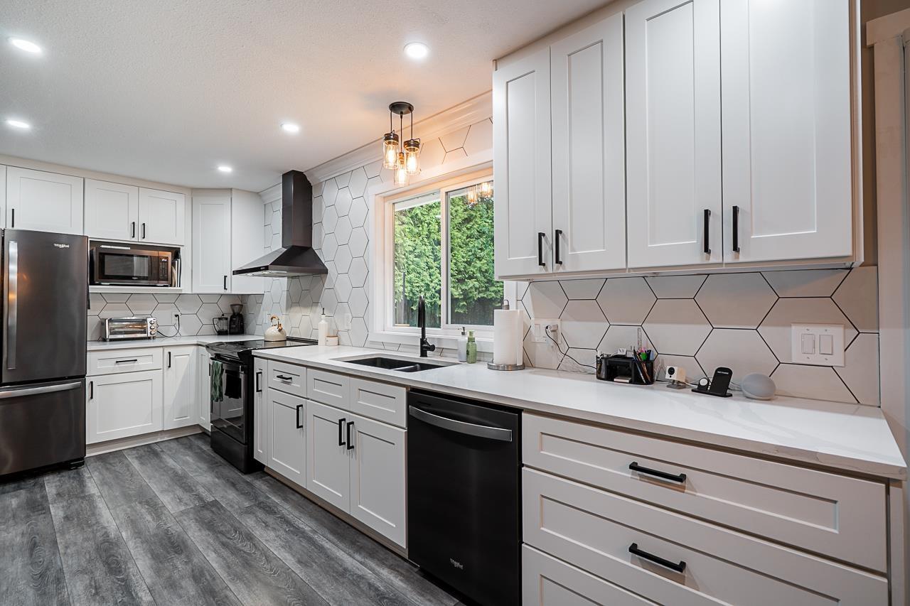 18232 Shetland Place, Surrey, British Columbia  V3S 5C5 - Photo 9 - R3055068