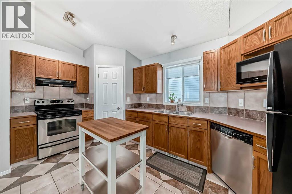 110 Applebrook Circle Se, Calgary, Alberta  T2A 7T3 - Photo 12 - A2245098