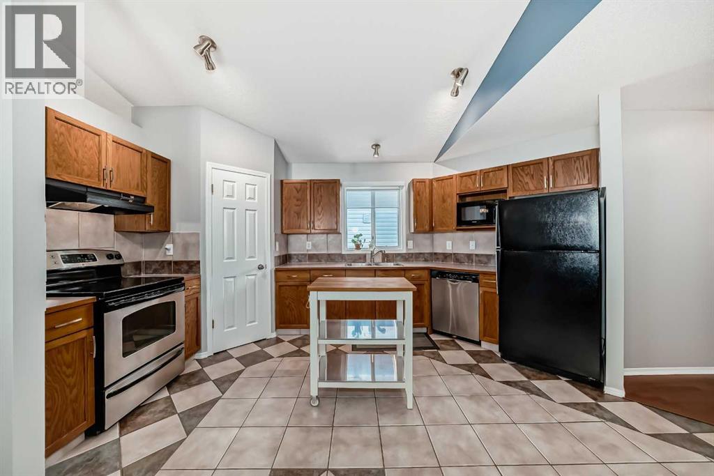 110 Applebrook Circle Se, Calgary, Alberta  T2A 7T3 - Photo 8 - A2245098