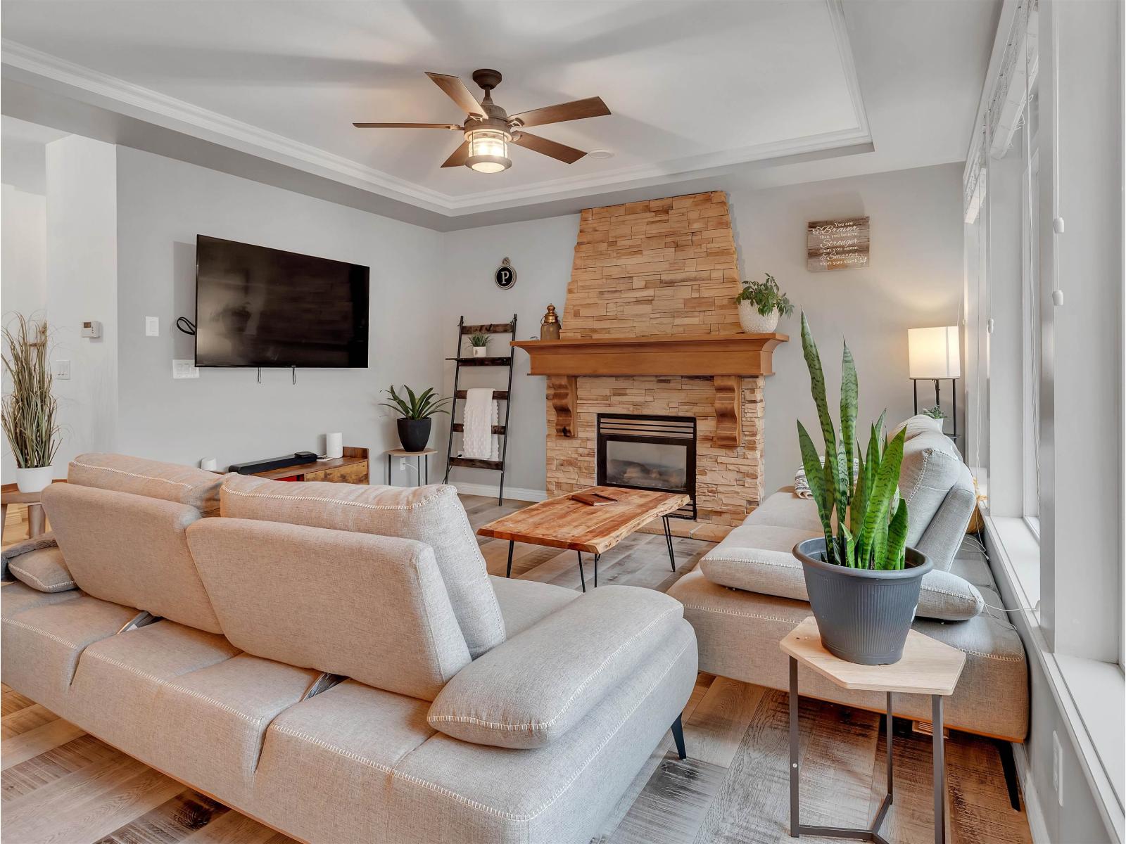 5566 Thom Creek Drive, Promontory, Chilliwack, British Columbia  V2R 5Z6 - Photo 4 - R3054981