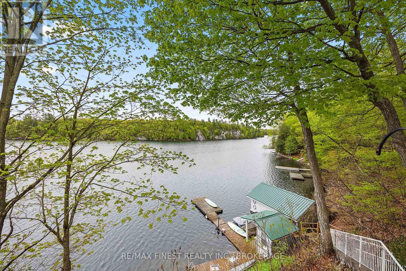 8126 Perth Road, South Frontenac, Ontario  K0H 2L0 - Photo 10 - X12443582