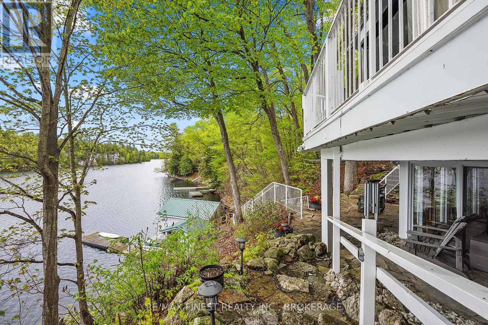 8126 Perth Road, South Frontenac, Ontario  K0H 2L0 - Photo 11 - X12443582