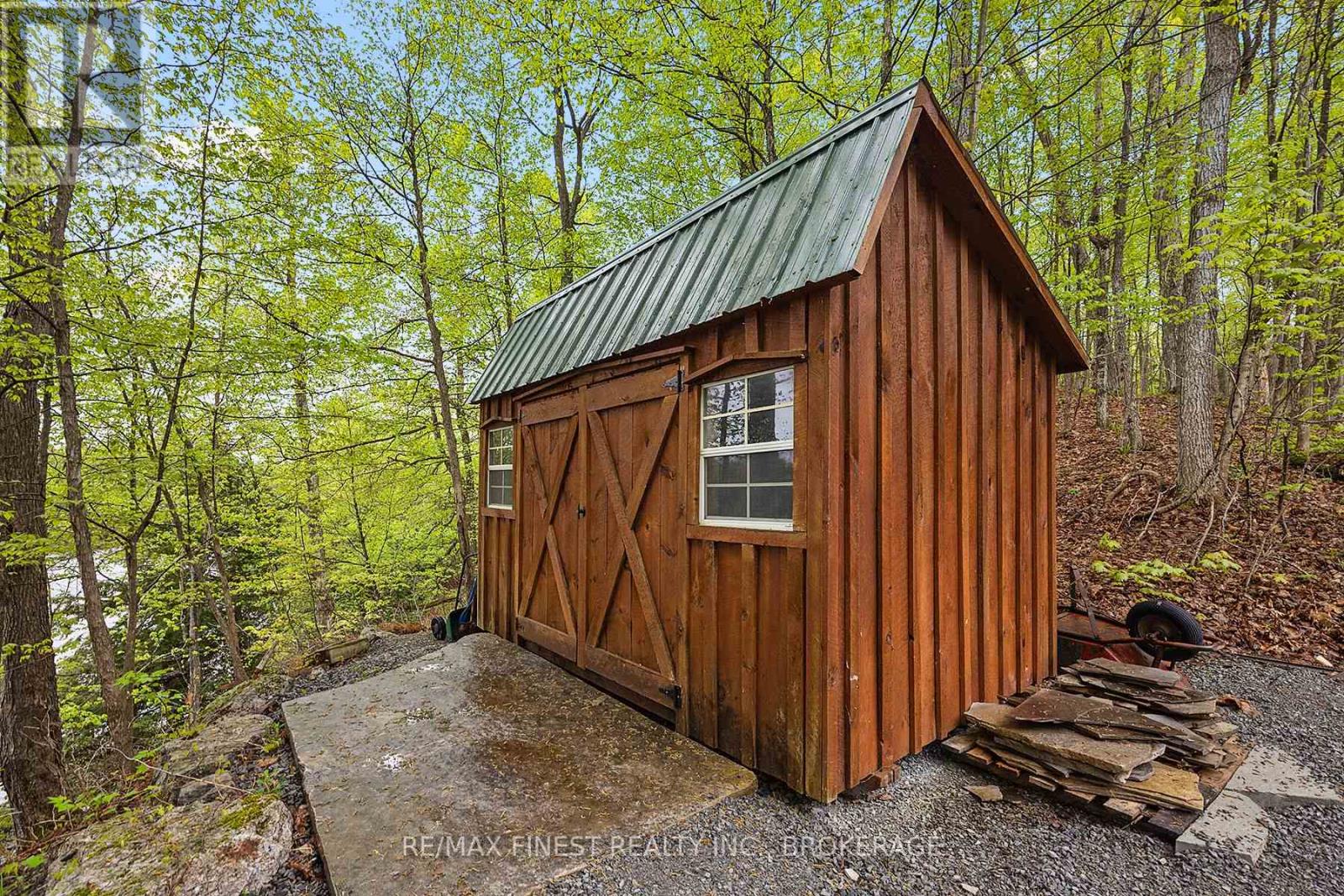 8126 Perth Road, South Frontenac, Ontario  K0H 2L0 - Photo 19 - X12443582