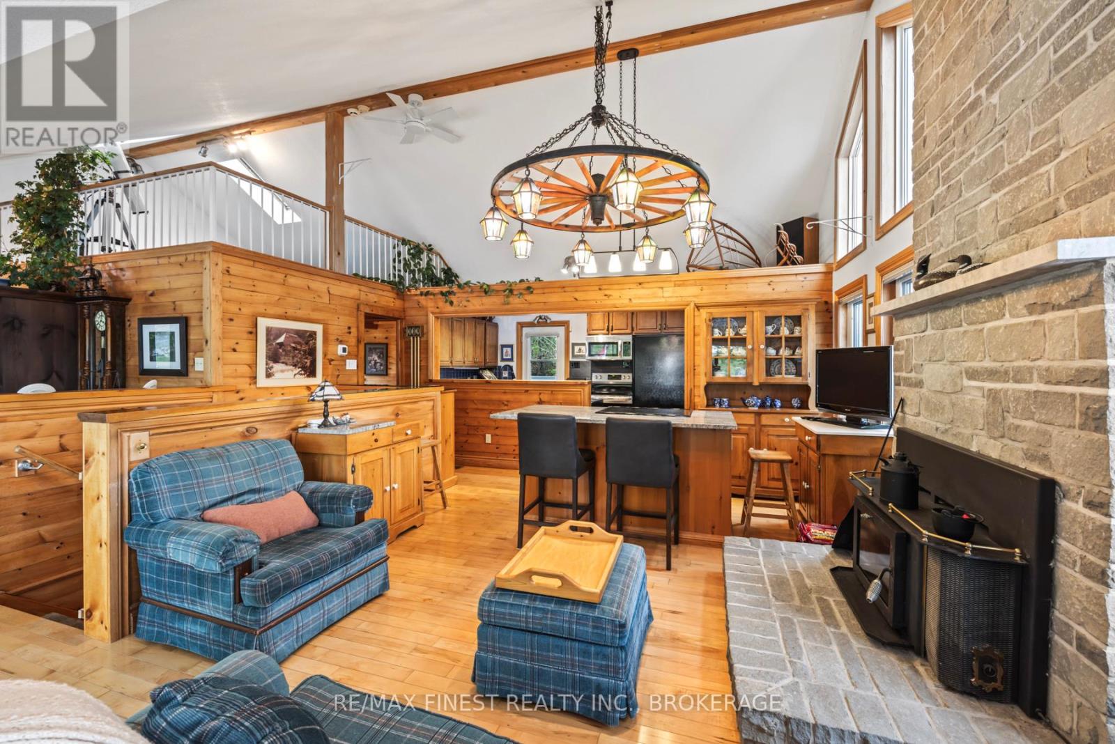 8126 Perth Road, South Frontenac, Ontario  K0H 2L0 - Photo 31 - X12443582