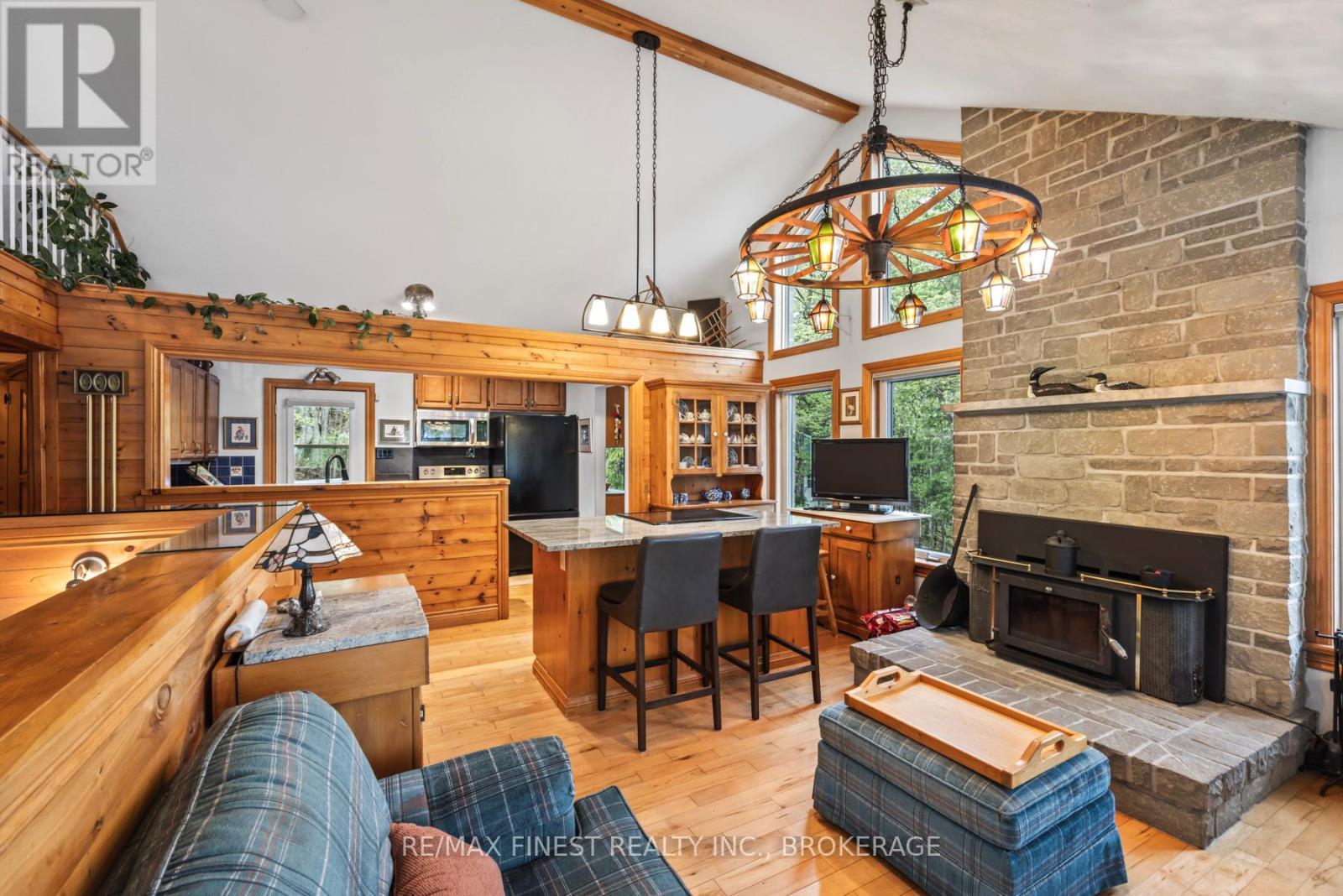 8126 Perth Road, South Frontenac, Ontario  K0H 2L0 - Photo 32 - X12443582