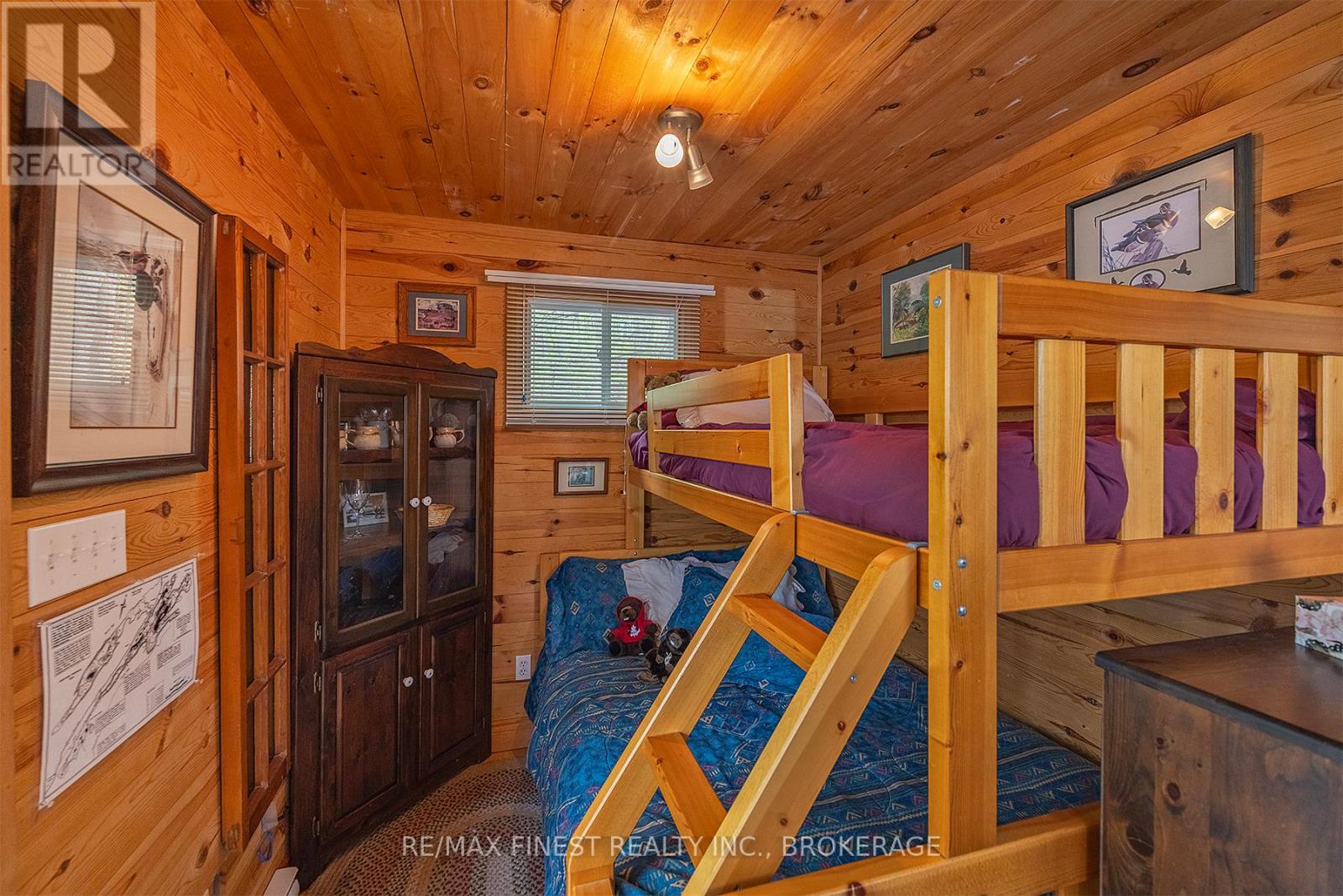 8126 Perth Road, South Frontenac, Ontario  K0H 2L0 - Photo 38 - X12443582