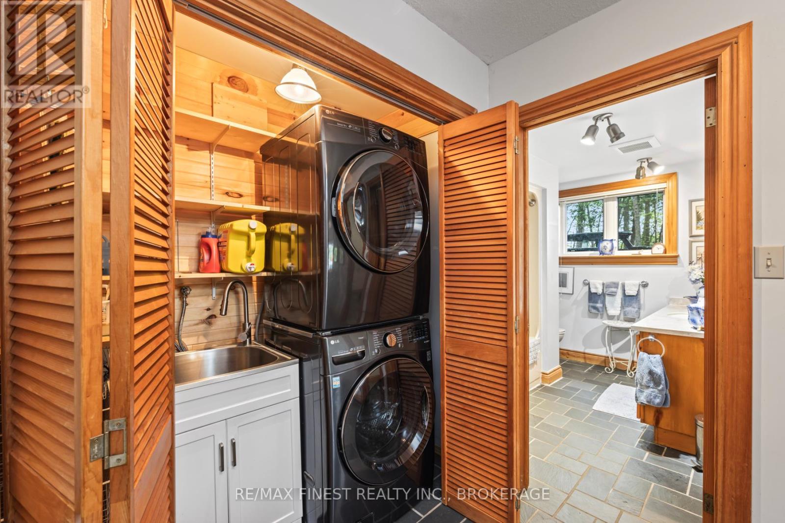8126 Perth Road, South Frontenac, Ontario  K0H 2L0 - Photo 42 - X12443582