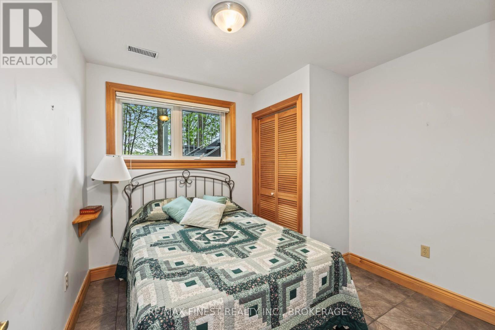 8126 Perth Road, South Frontenac, Ontario  K0H 2L0 - Photo 43 - X12443582