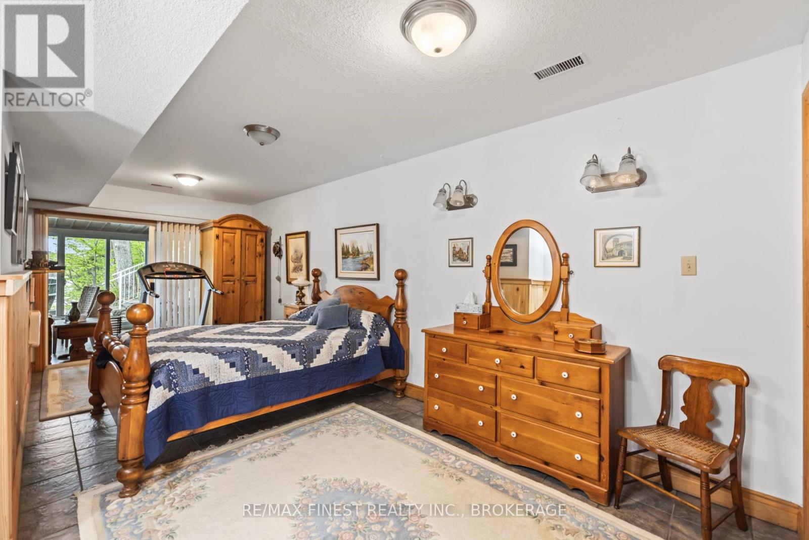8126 Perth Road, South Frontenac, Ontario  K0H 2L0 - Photo 45 - X12443582