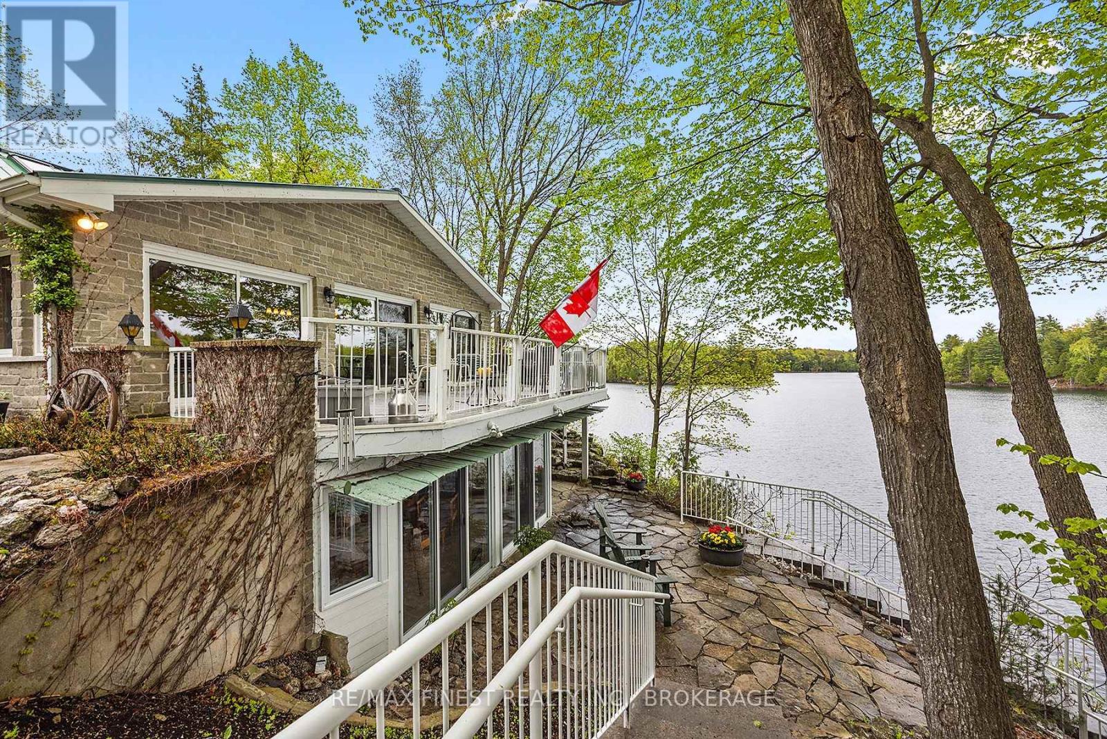 8126 Perth Road, South Frontenac, Ontario  K0H 2L0 - Photo 8 - X12443582