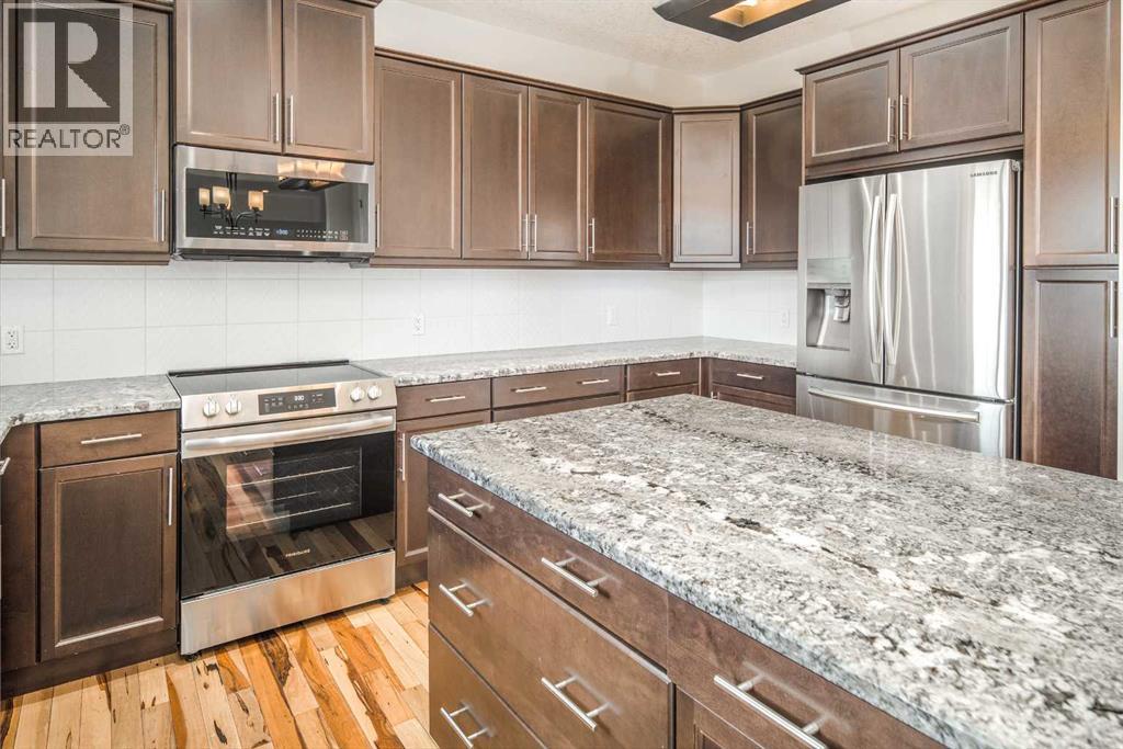 247 Lakepointe Drive, Chestermere, Alberta  T1X 0R3 - Photo 6 - A2262022