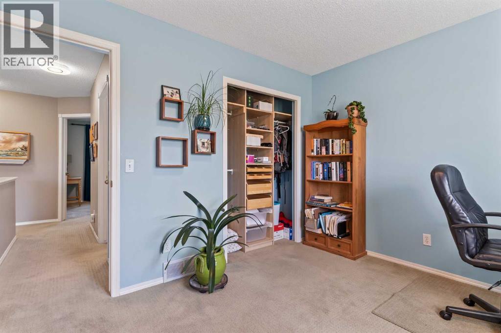 40 Rocky Ridge Landing Nw, Calgary, Alberta  T3G 4E5 - Photo 26 - A2249508