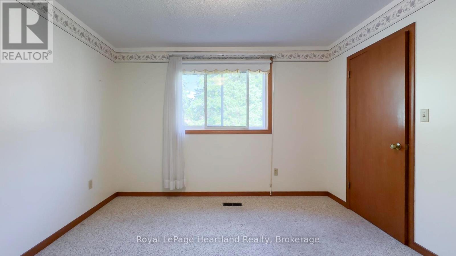 45 Winter Court, Central Huron, Ontario  N0M 1L0 - Photo 15 - X12443500