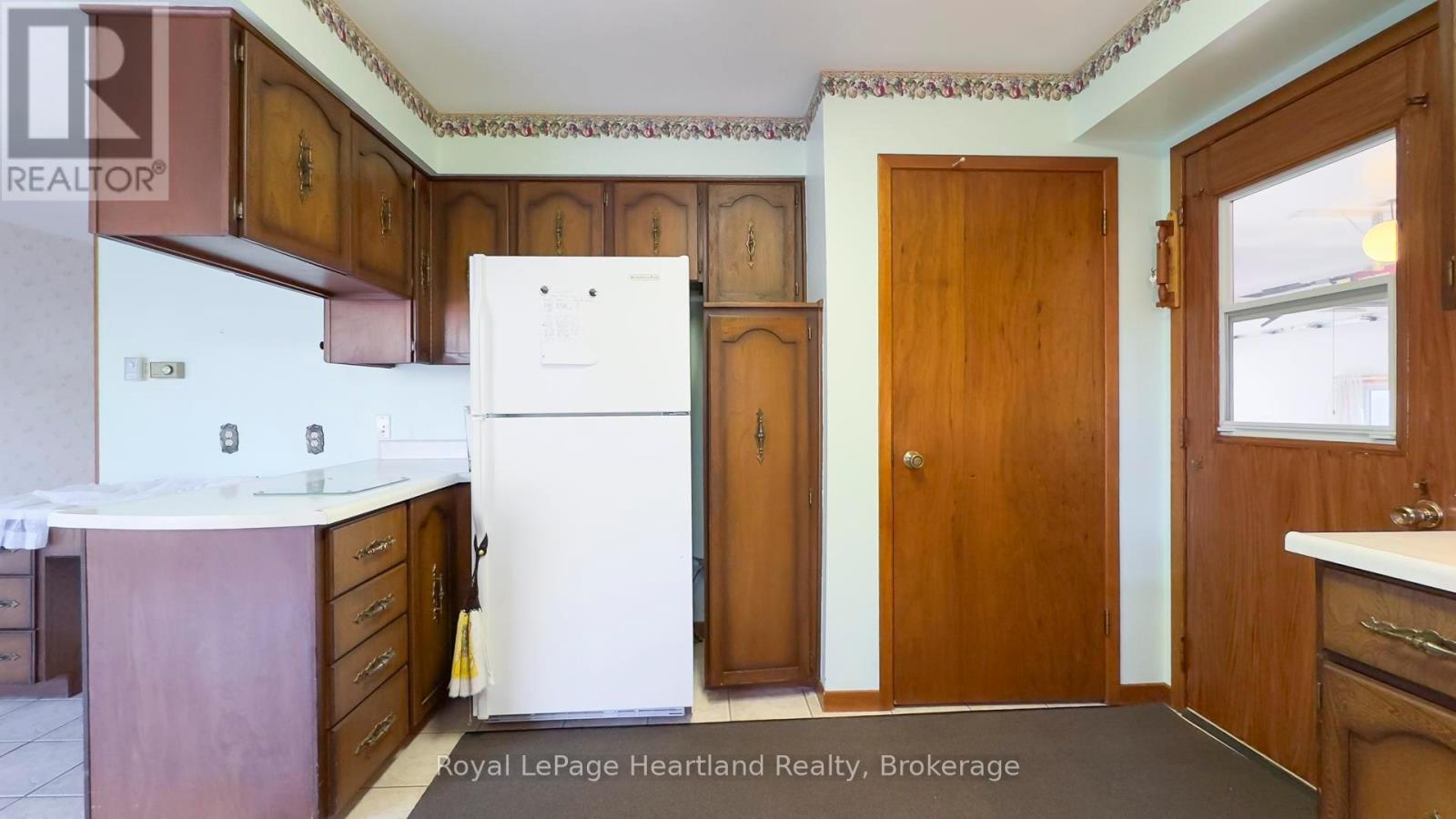 45 Winter Court, Central Huron, Ontario  N0M 1L0 - Photo 6 - X12443500
