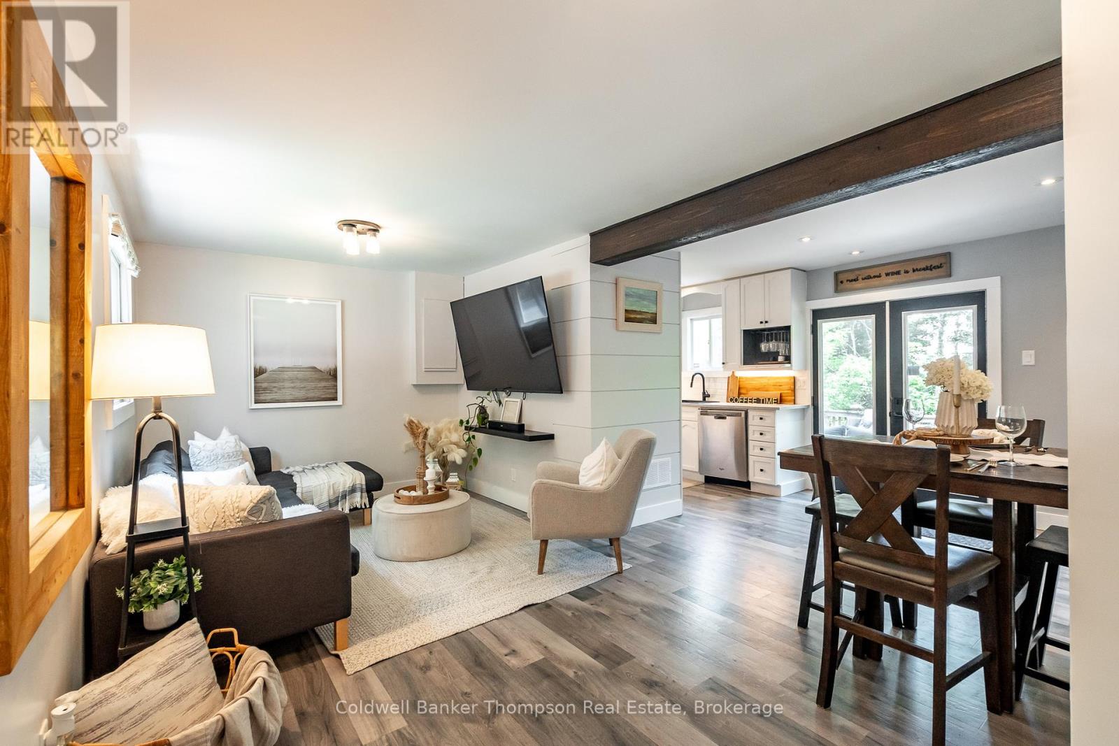 16 Walpole Street, Huntsville, Ontario  P1H 1V3 - Photo 5 - X12443601