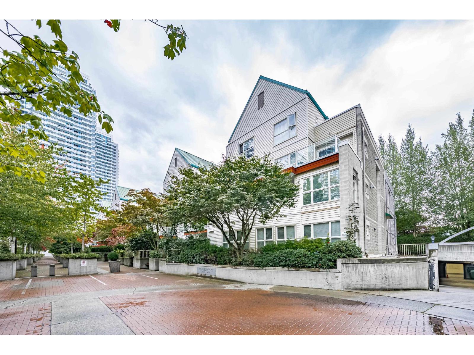 D102 9838 WHALLEY BOULEVARD, Surrey, British Columbia