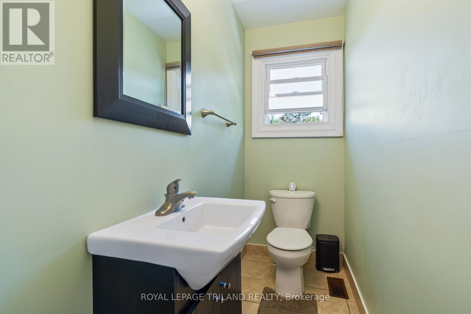 368 Kenmore Place, London East, Ontario  N5Y 1V2 - Photo 22 - X12443542