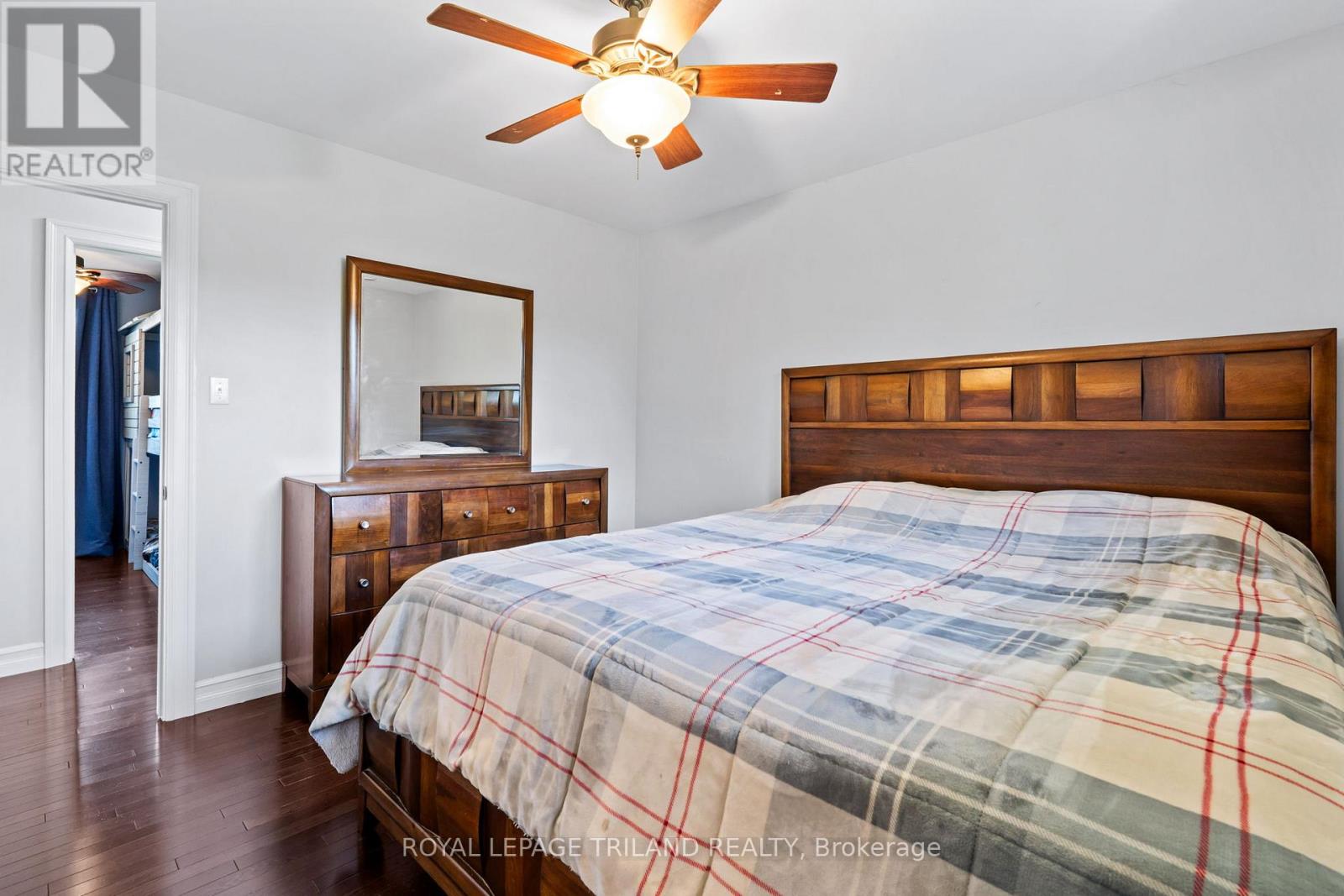 368 Kenmore Place, London East, Ontario  N5Y 1V2 - Photo 24 - X12443542