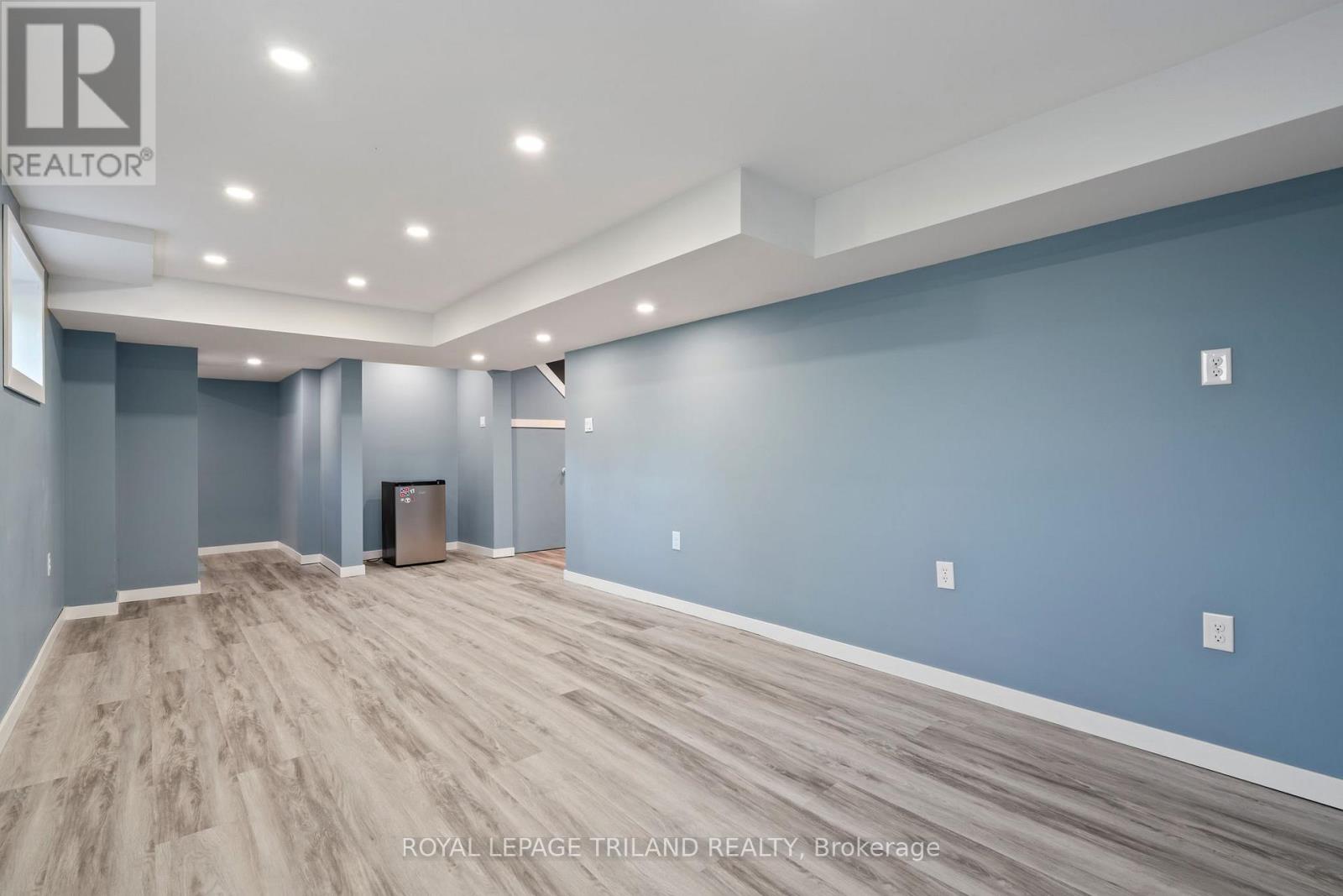368 Kenmore Place, London East, Ontario  N5Y 1V2 - Photo 34 - X12443542