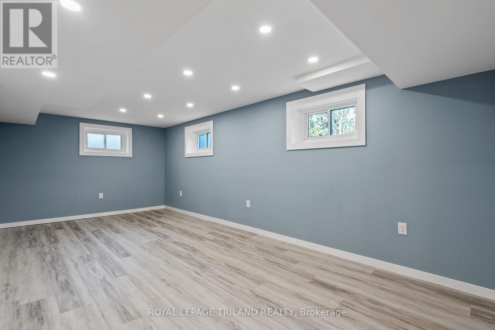 368 Kenmore Place, London East, Ontario  N5Y 1V2 - Photo 35 - X12443542