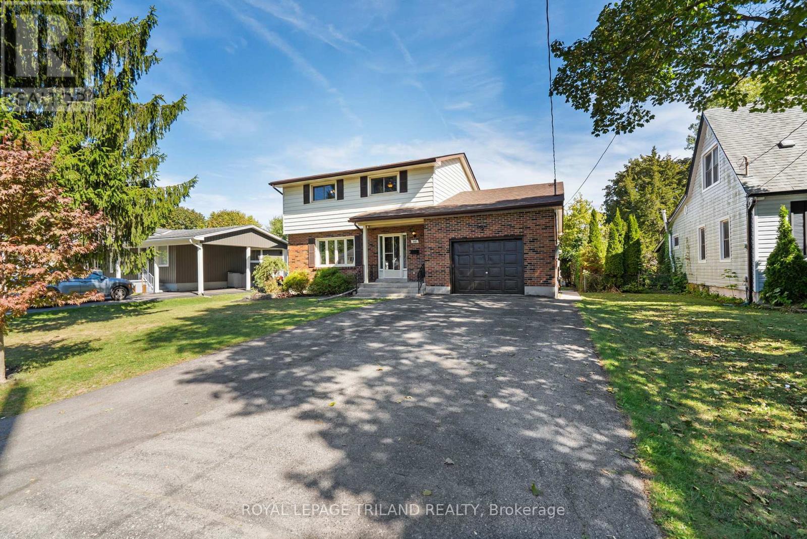 368 Kenmore Place, London East, Ontario  N5Y 1V2 - Photo 4 - X12443542