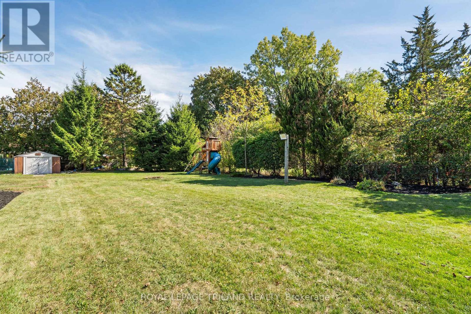 368 Kenmore Place, London East, Ontario  N5Y 1V2 - Photo 42 - X12443542