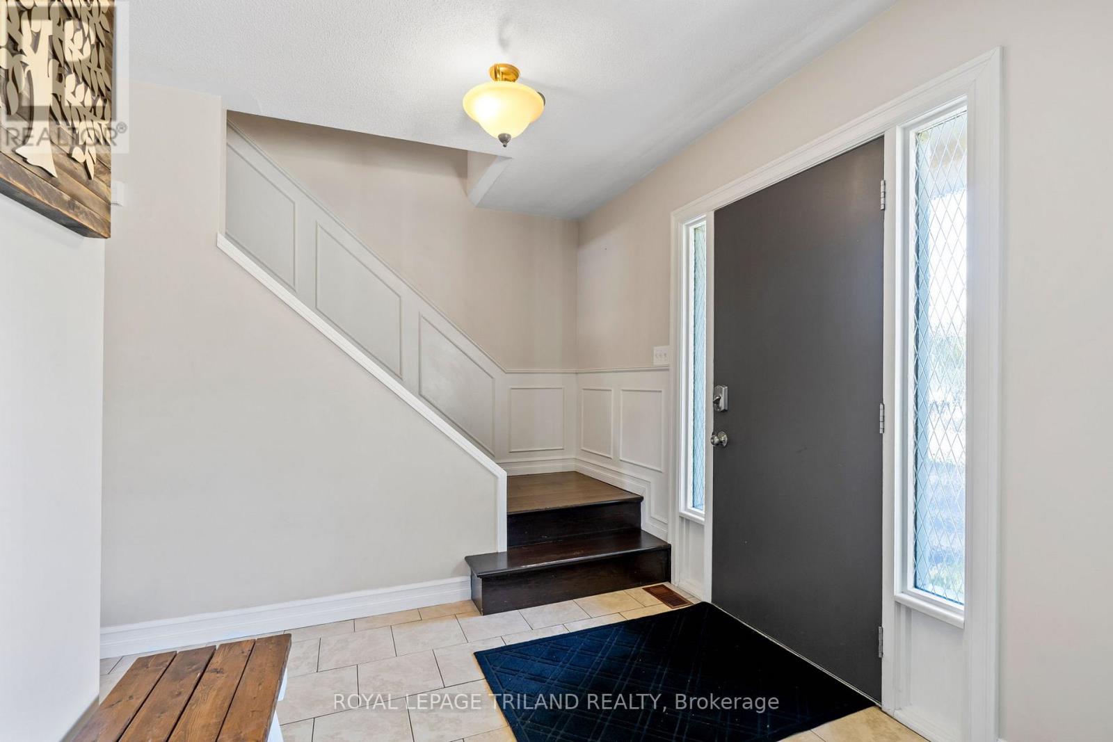 368 Kenmore Place, London East, Ontario  N5Y 1V2 - Photo 5 - X12443542