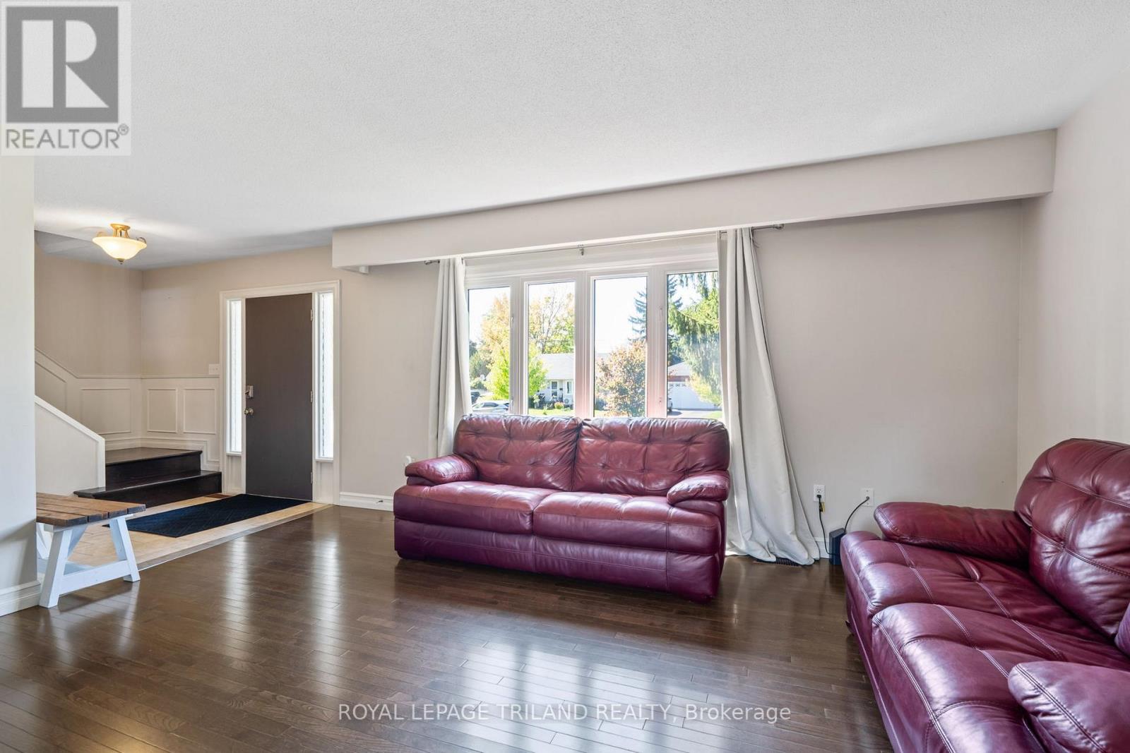 368 Kenmore Place, London East, Ontario  N5Y 1V2 - Photo 6 - X12443542