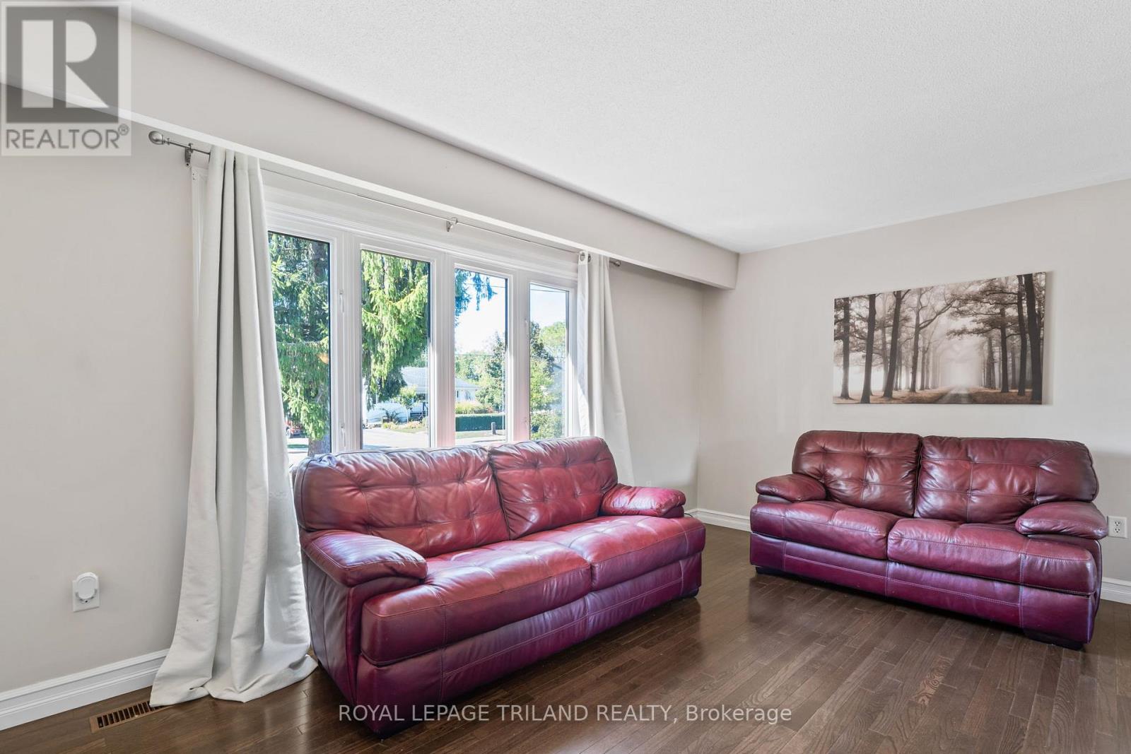 368 Kenmore Place, London East, Ontario  N5Y 1V2 - Photo 8 - X12443542