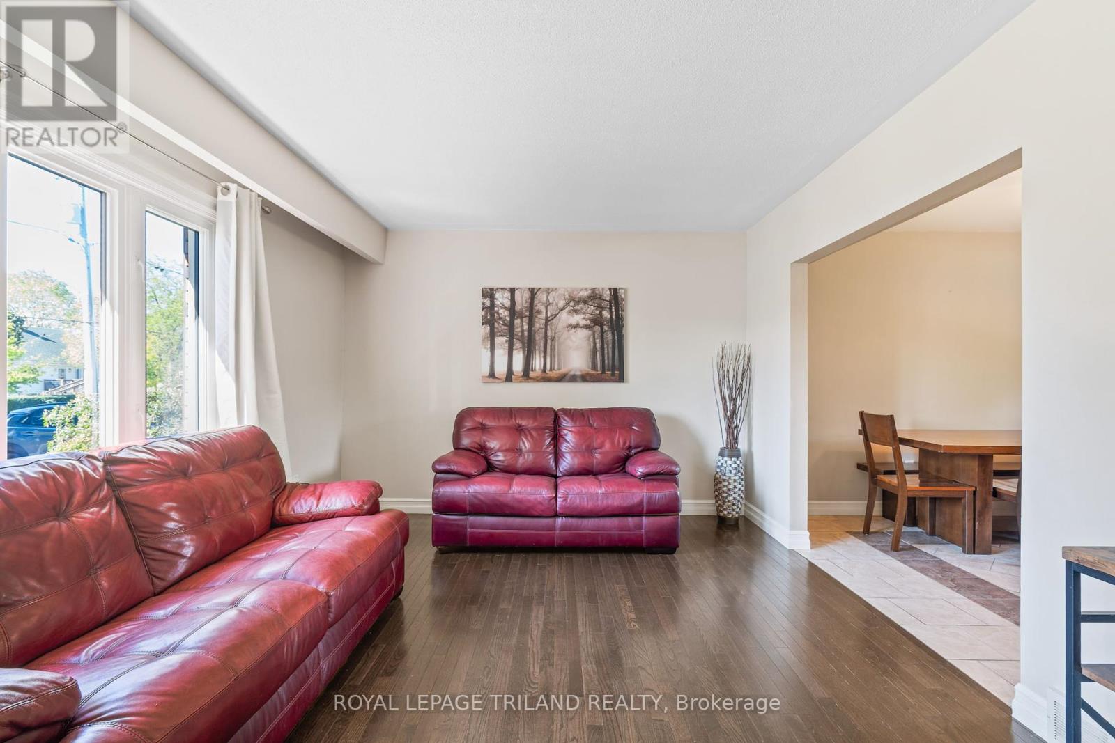 368 Kenmore Place, London East, Ontario  N5Y 1V2 - Photo 9 - X12443542