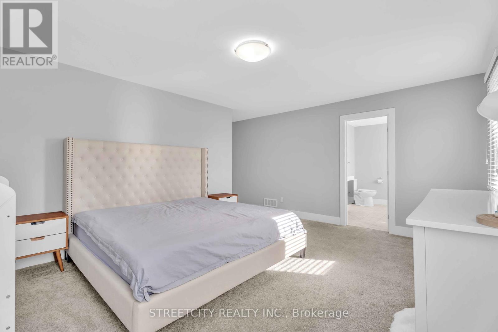 2167 Wateroak Drive, London North, Ontario  N6G 0P9 - Photo 22 - X12443557