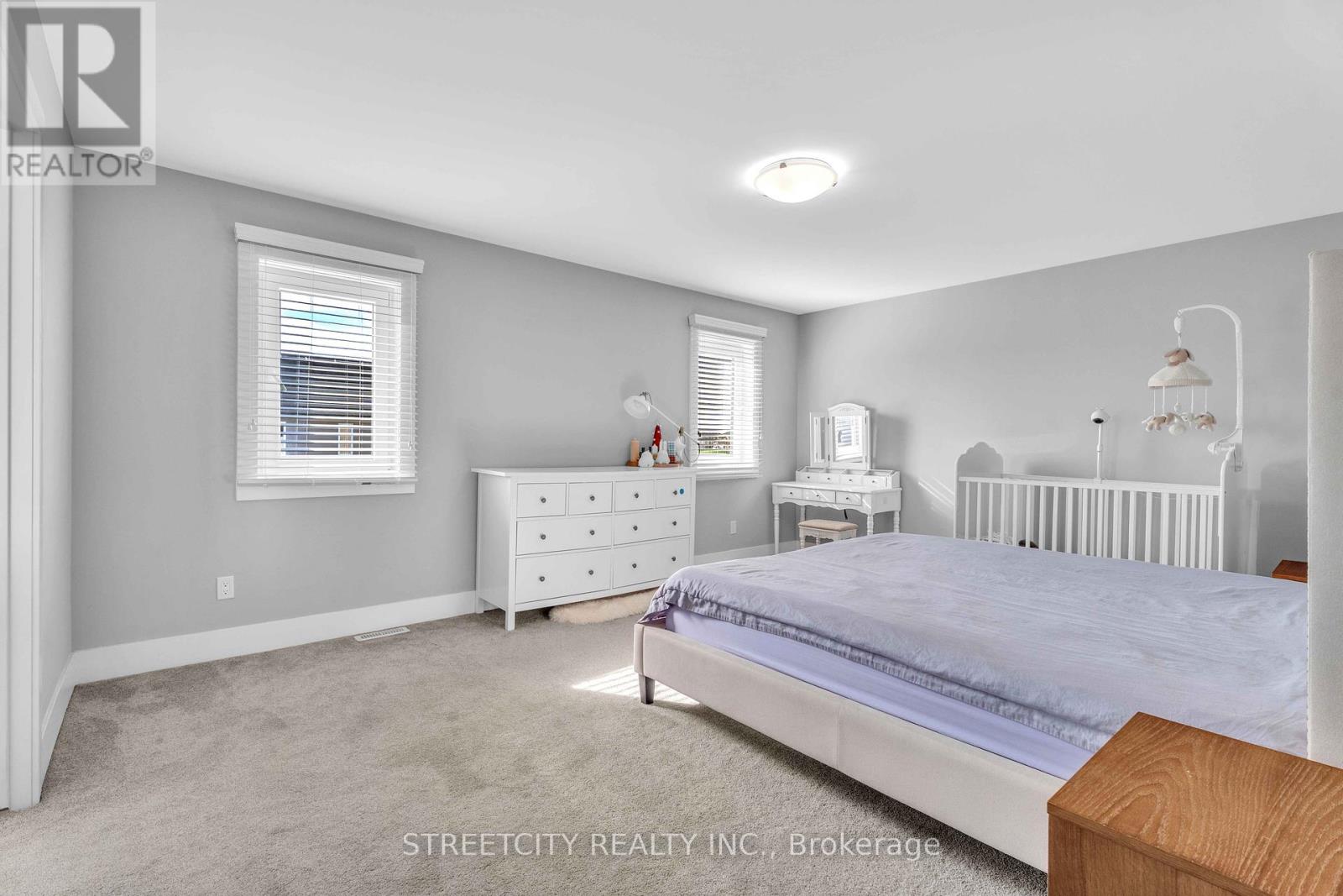 2167 Wateroak Drive, London North, Ontario  N6G 0P9 - Photo 23 - X12443557