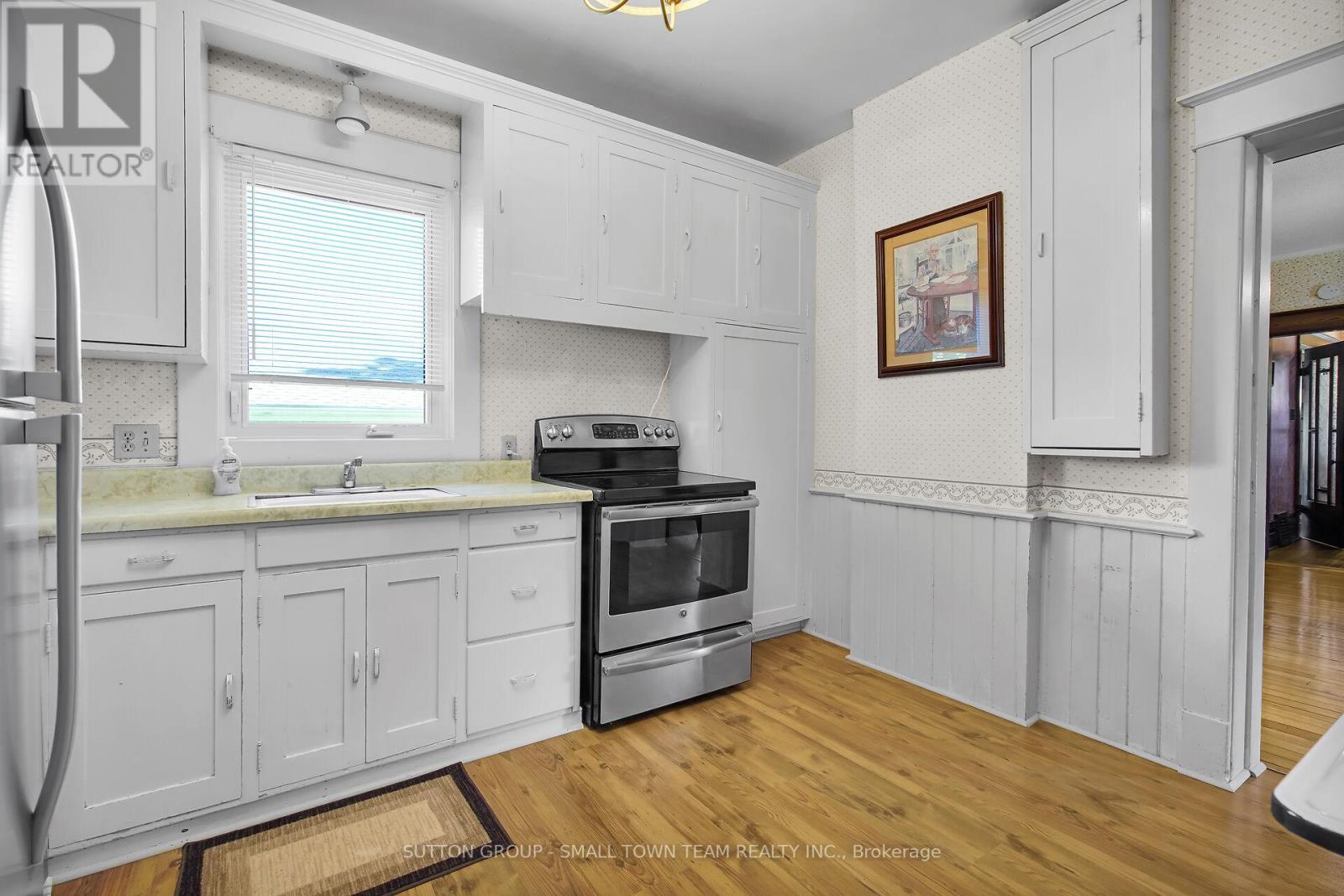 50 Huron Street W, South Huron, Ontario  N0M 1S2 - Photo 15 - X12443597