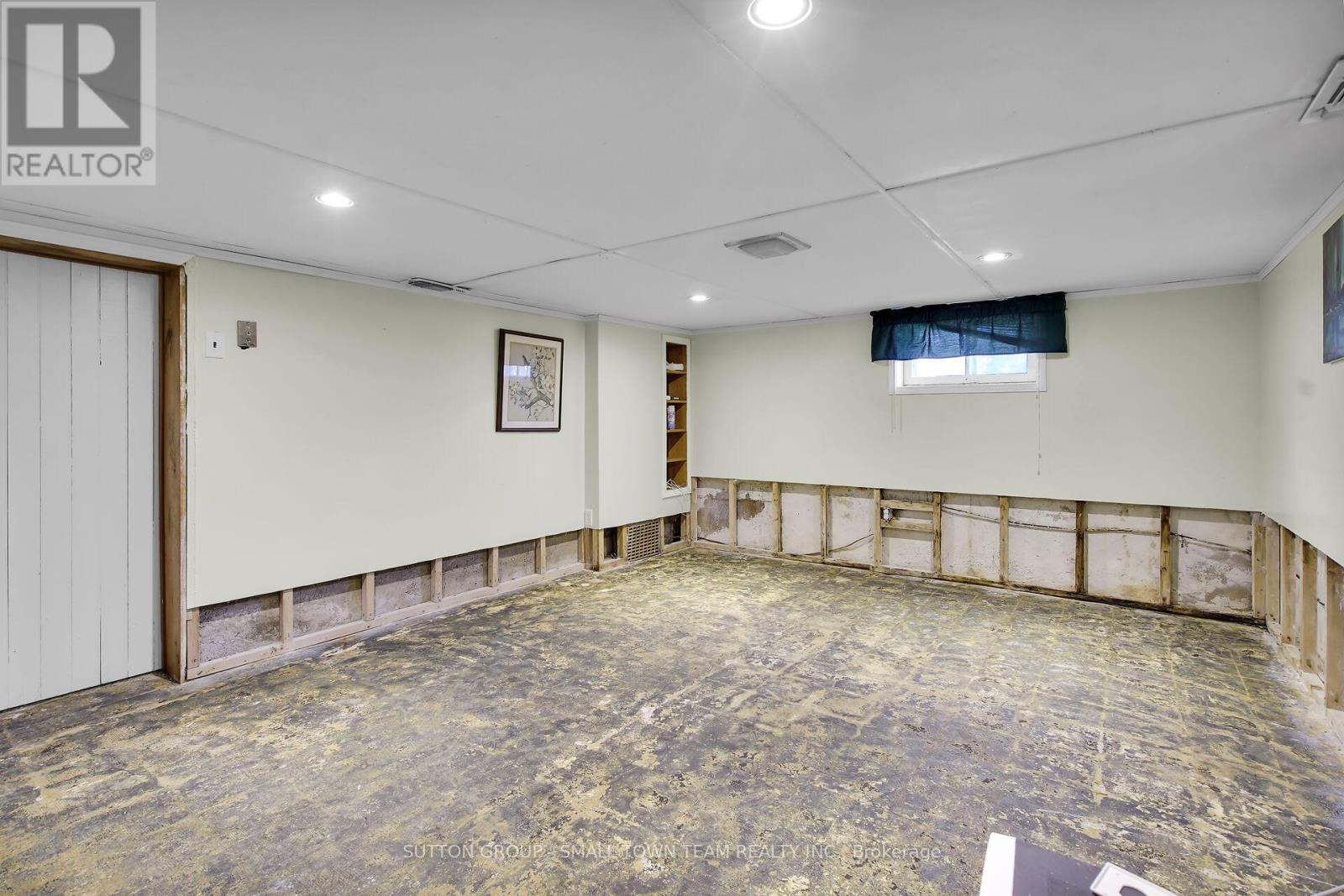 50 Huron Street W, South Huron, Ontario  N0M 1S2 - Photo 27 - X12443597