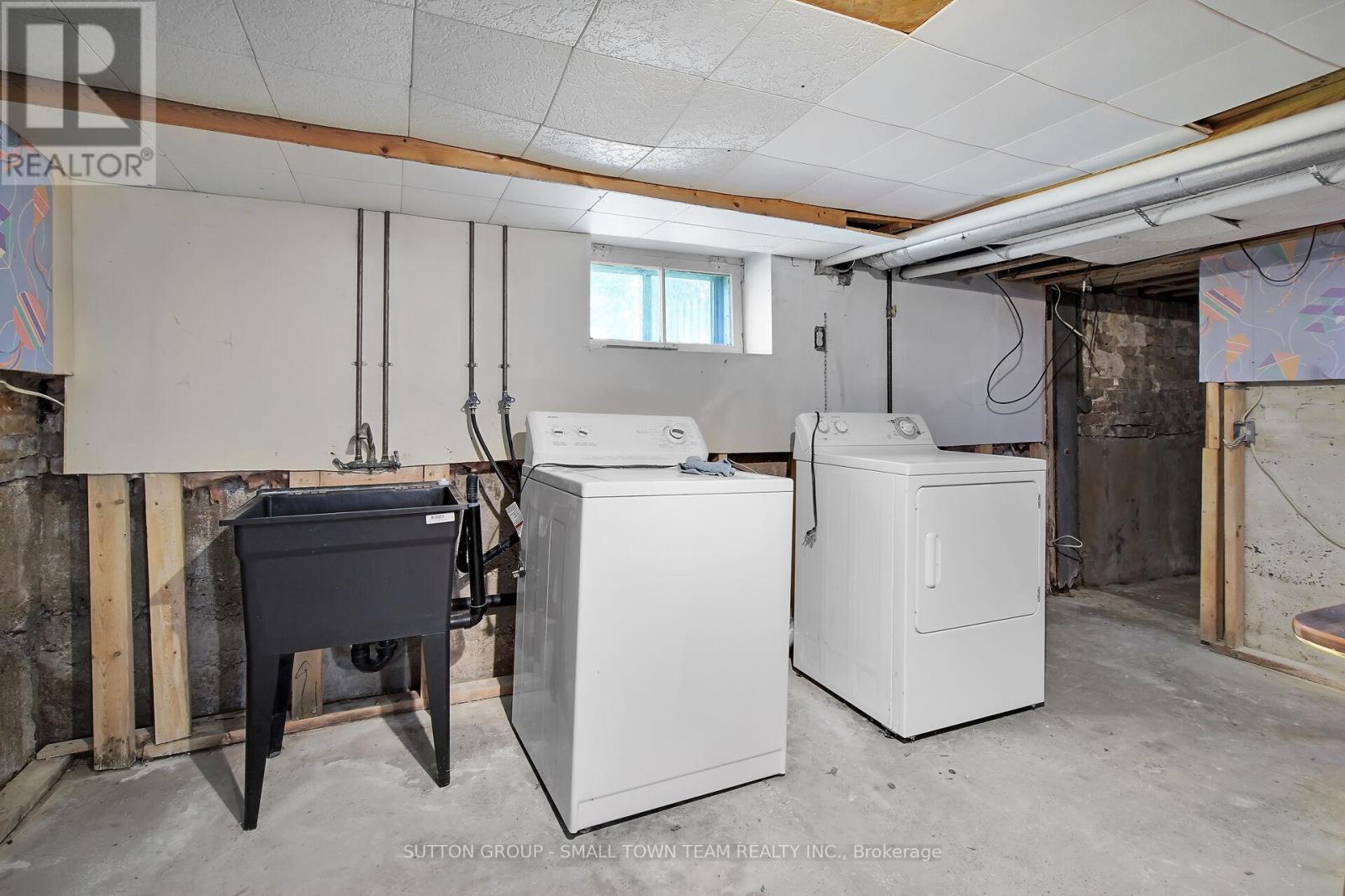 50 Huron Street W, South Huron, Ontario  N0M 1S2 - Photo 29 - X12443597