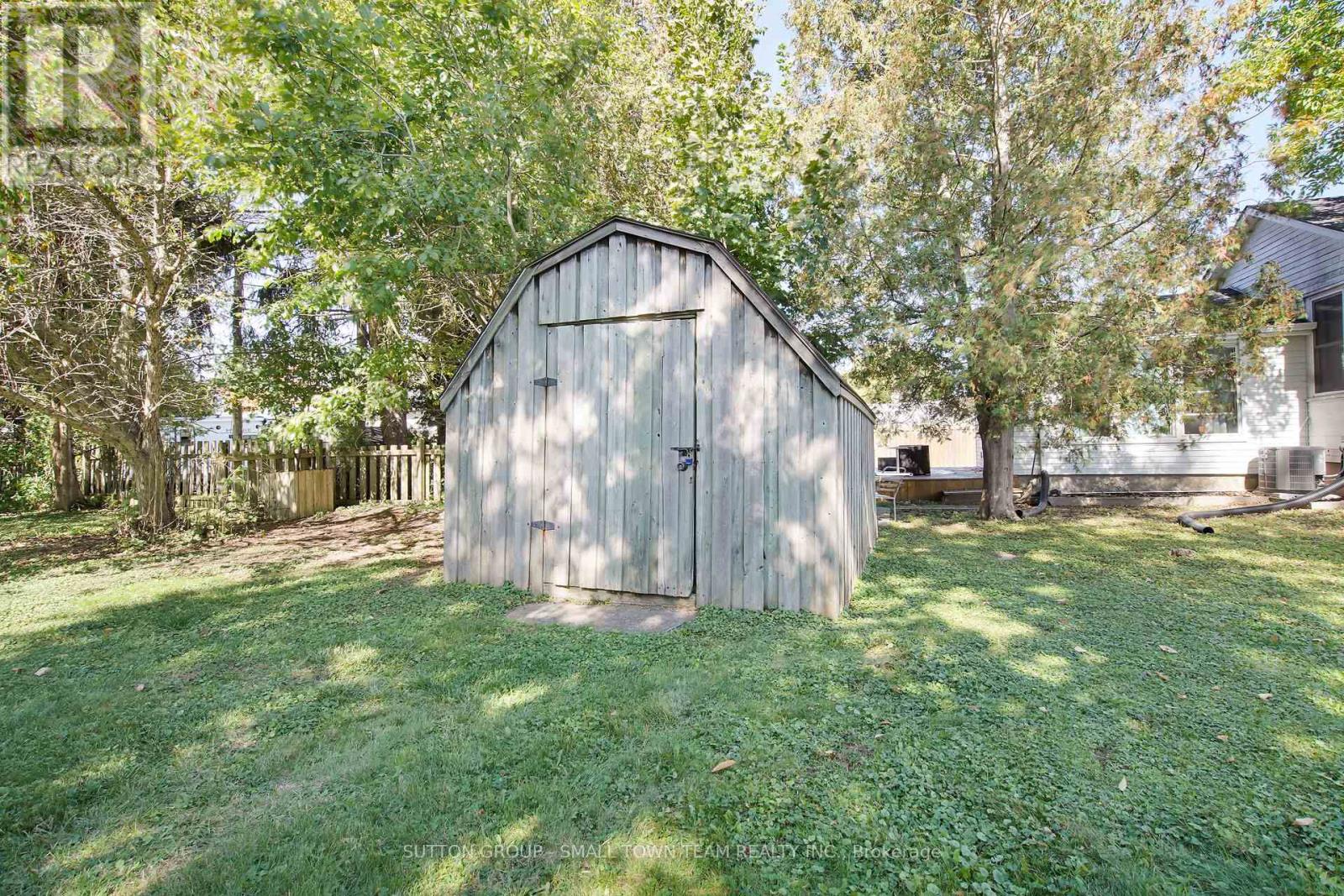 50 Huron Street W, South Huron, Ontario  N0M 1S2 - Photo 36 - X12443597