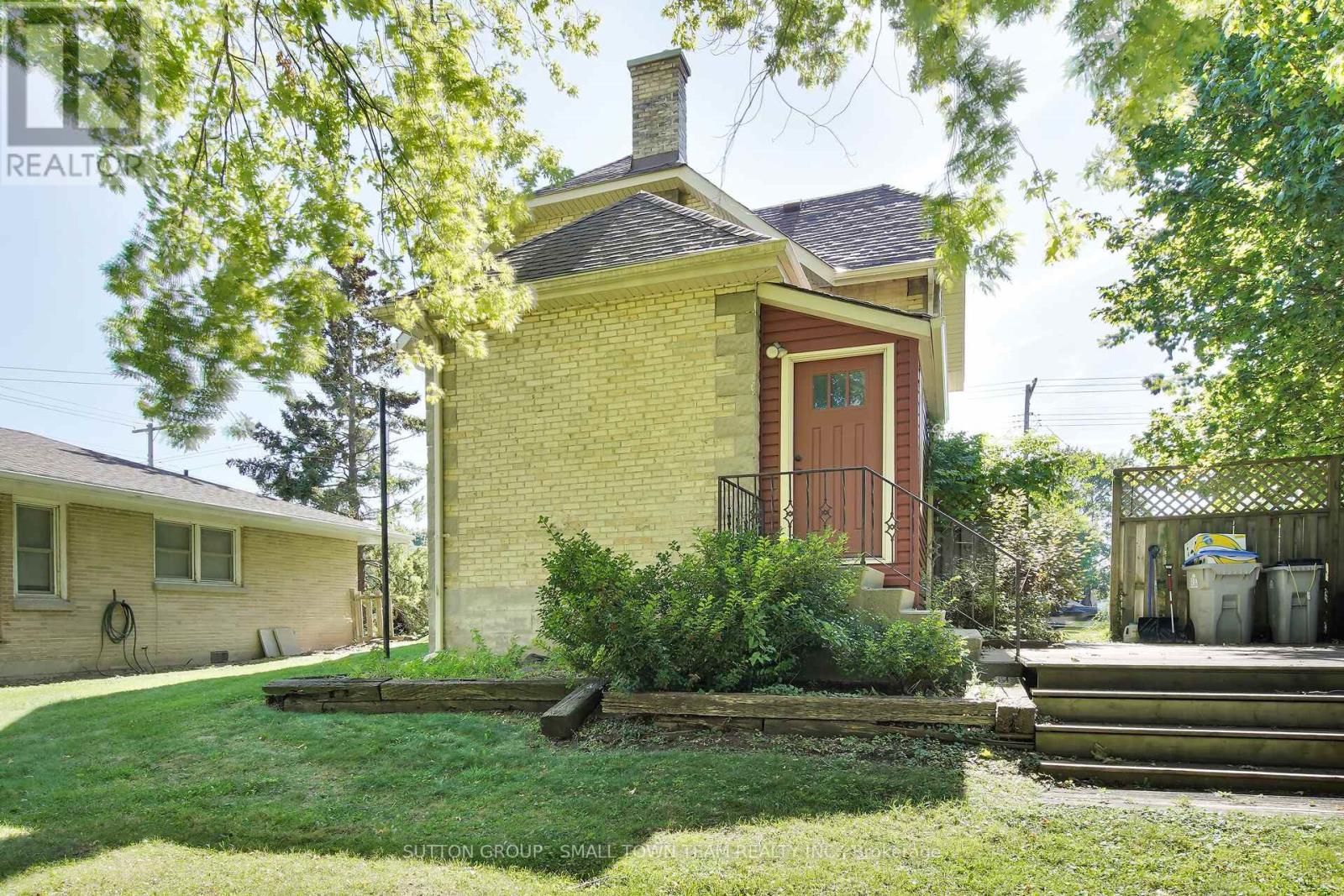 50 Huron Street W, South Huron, Ontario  N0M 1S2 - Photo 38 - X12443597