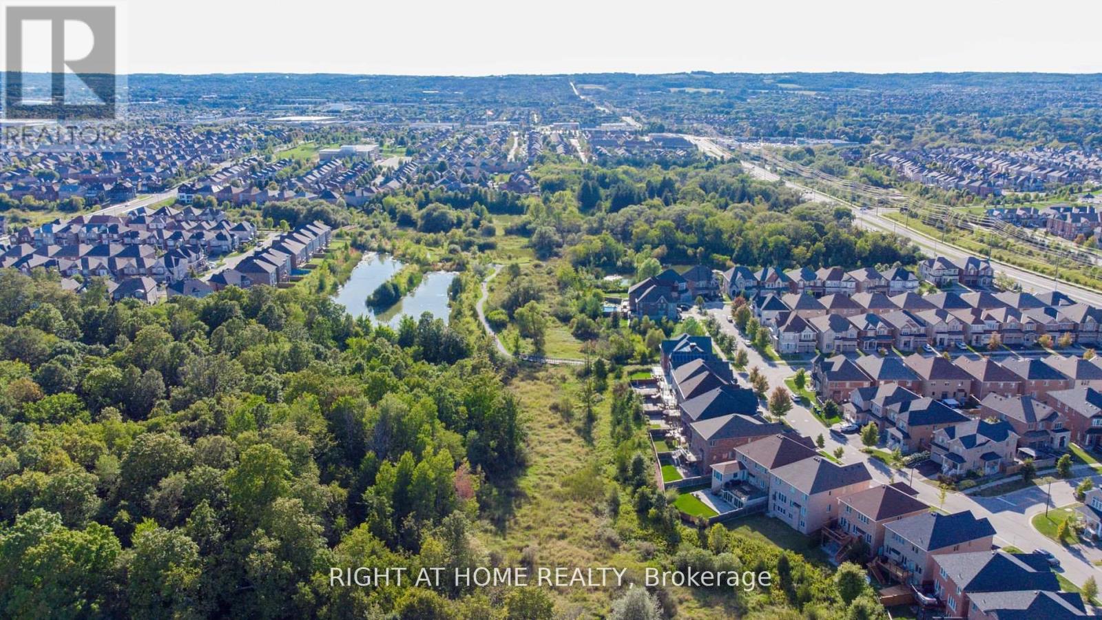 101 Roy Harper Avenue, Aurora, Ontario  L4G 0V5 - Photo 45 - N12433711