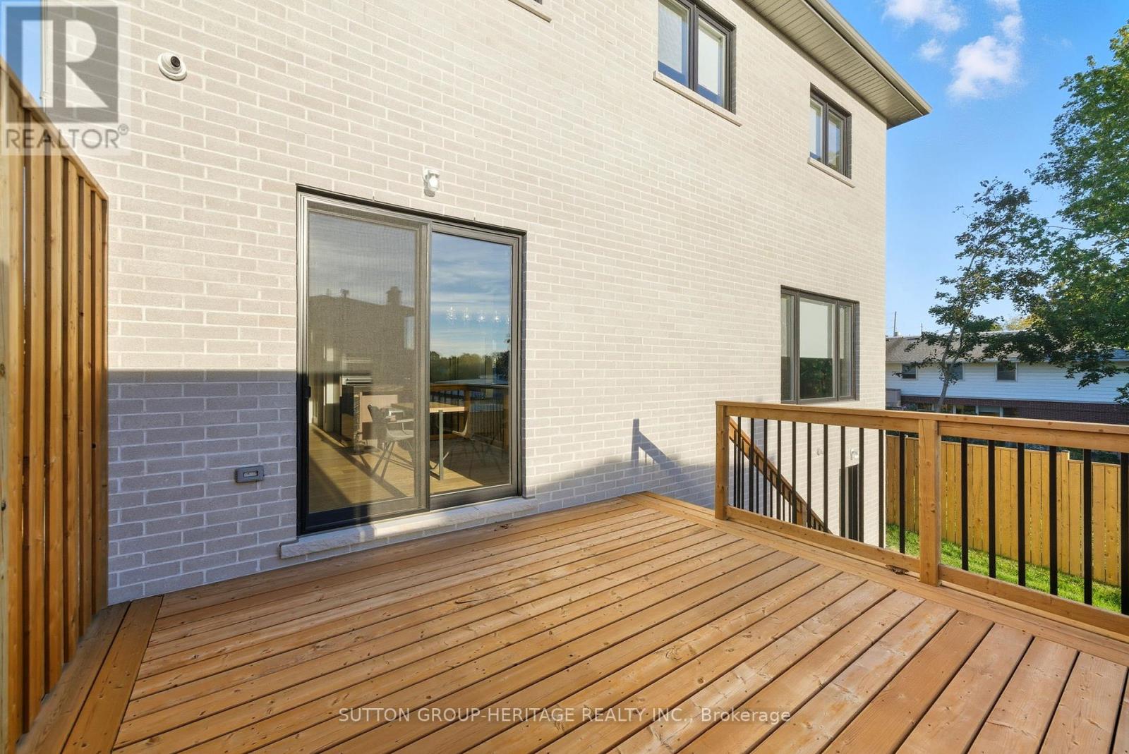 120b Cochrane Street, Whitby, Ontario  L1N 5H8 - Photo 31 - E12443184