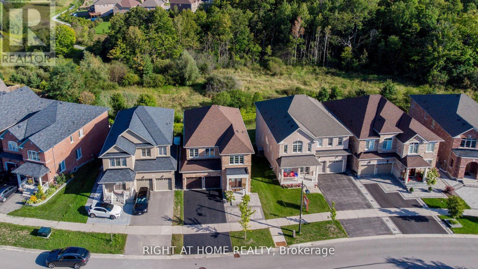 101 Roy Harper Avenue, Aurora, Ontario  L4G 0V5 - Photo 44 - N12433711