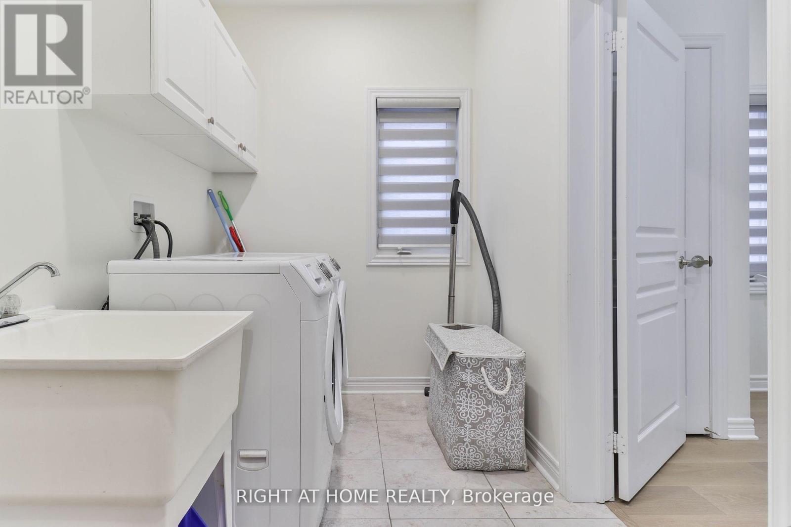 101 Roy Harper Avenue, Aurora, Ontario  L4G 0V5 - Photo 42 - N12433711
