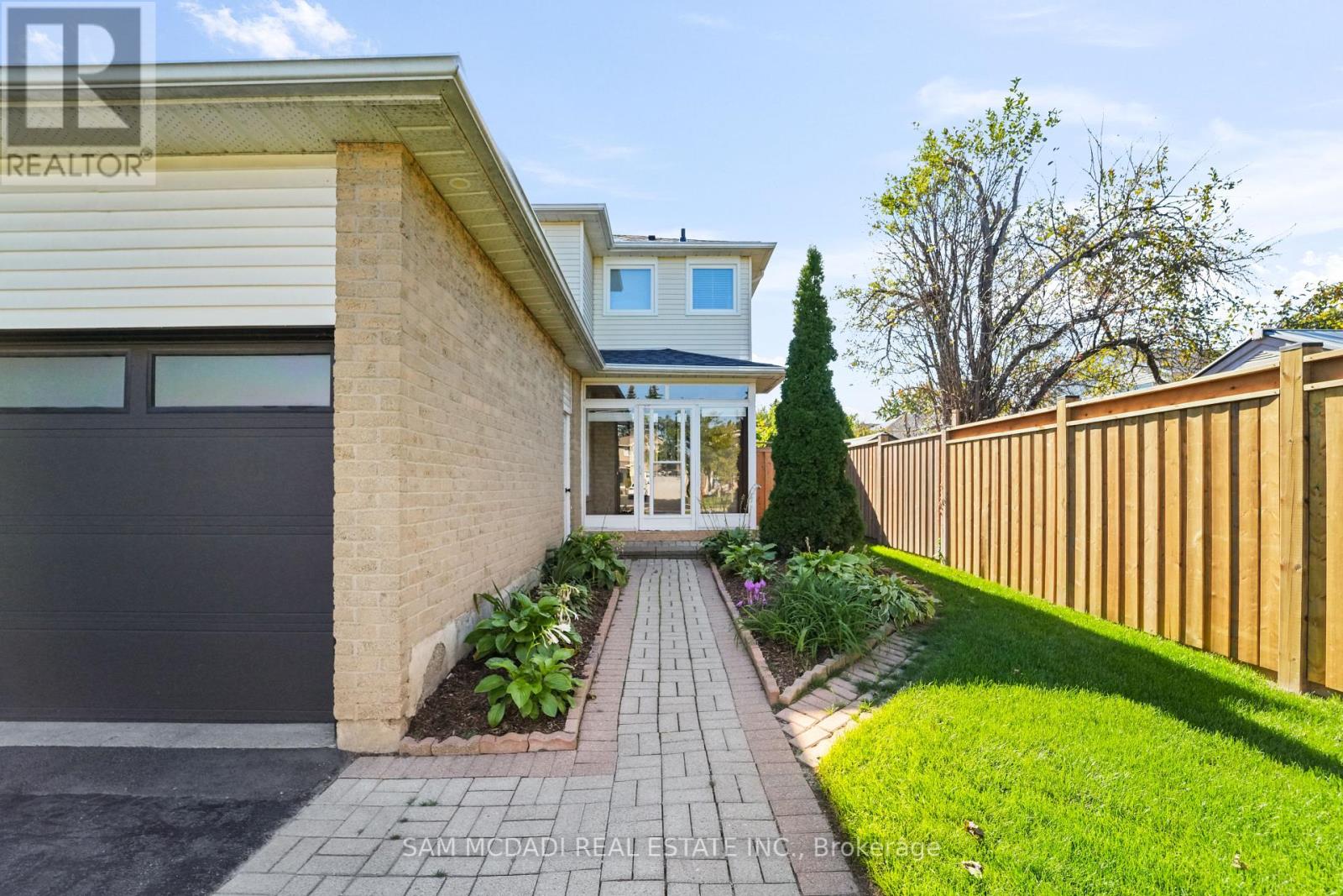 6486 Edenwood Drive, Mississauga, Ontario  L5N 3K1 - Photo 2 - W12280906